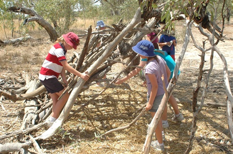 Wanpa_rda_Matilda___Students___Shelter_Building.jpg